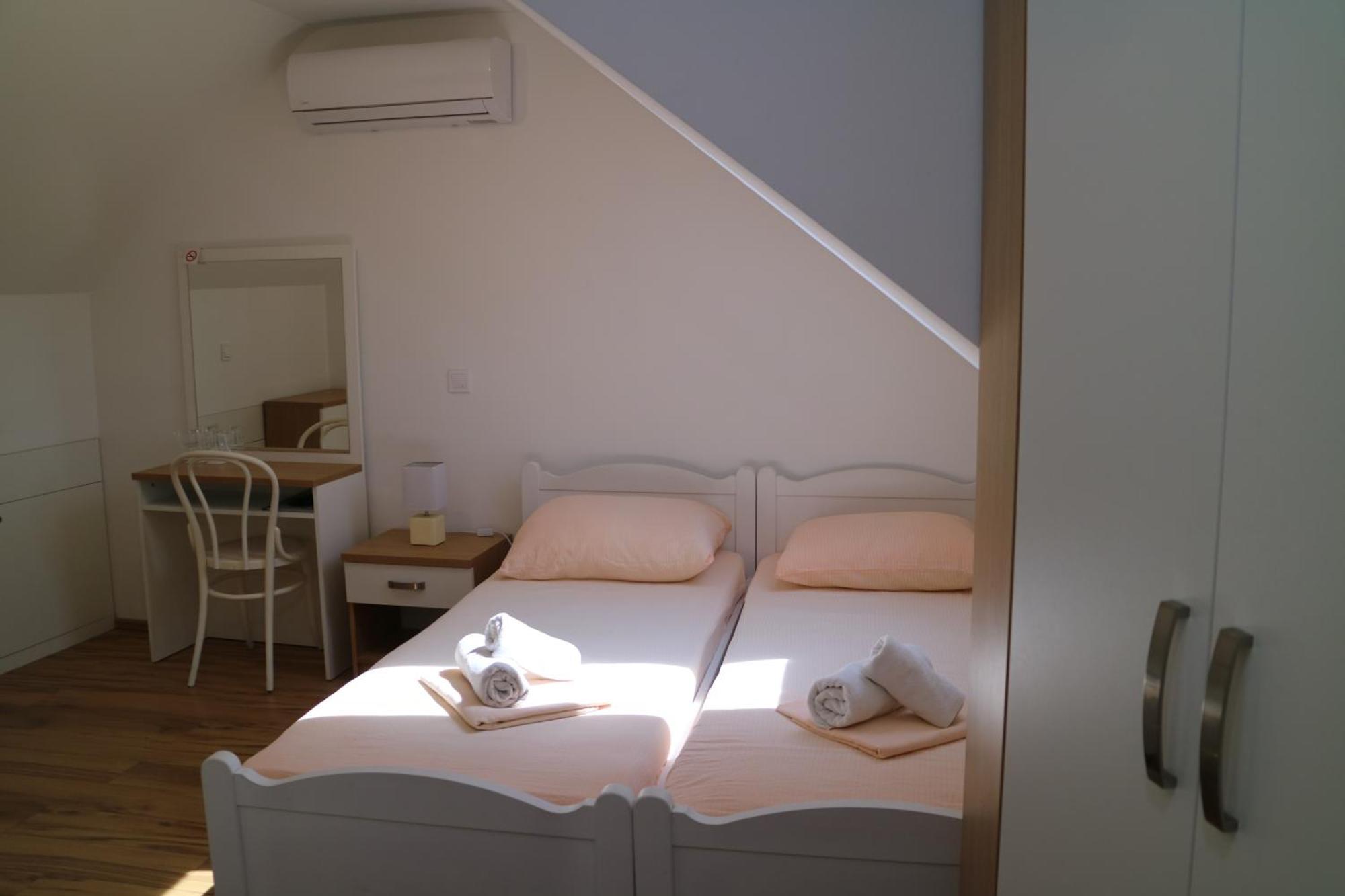 Studio Apartments & Rooms Lela, Sipan Island Sipanska Luka  Екстер'єр фото